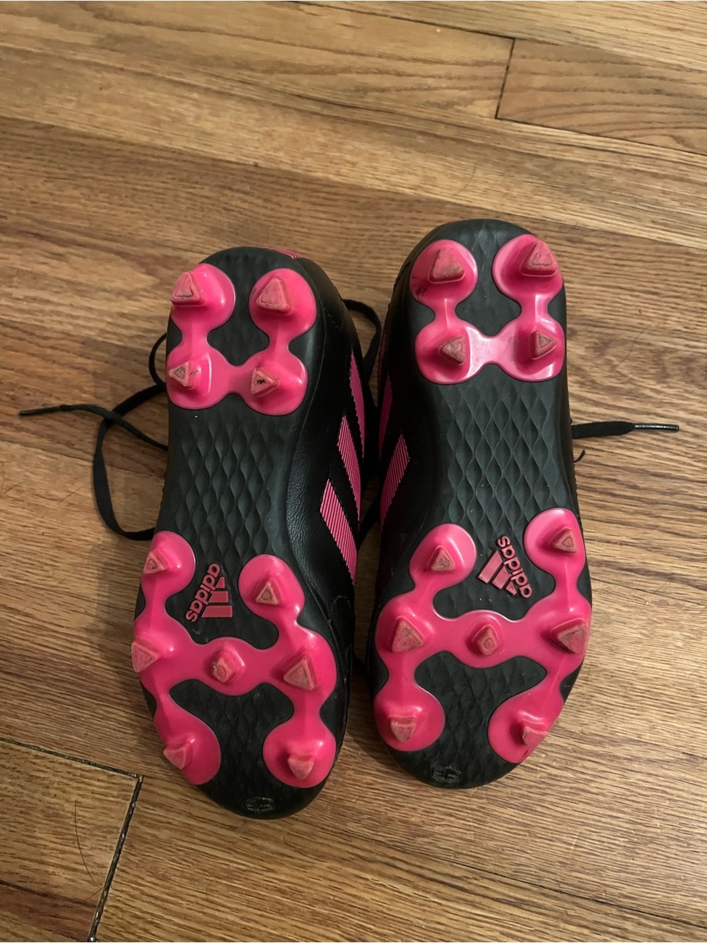 Girls adidas Kids Black and Pink Soccer Cleats - Picture 4 of 6